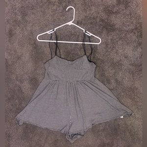 Urban Outfitters Romper Size S